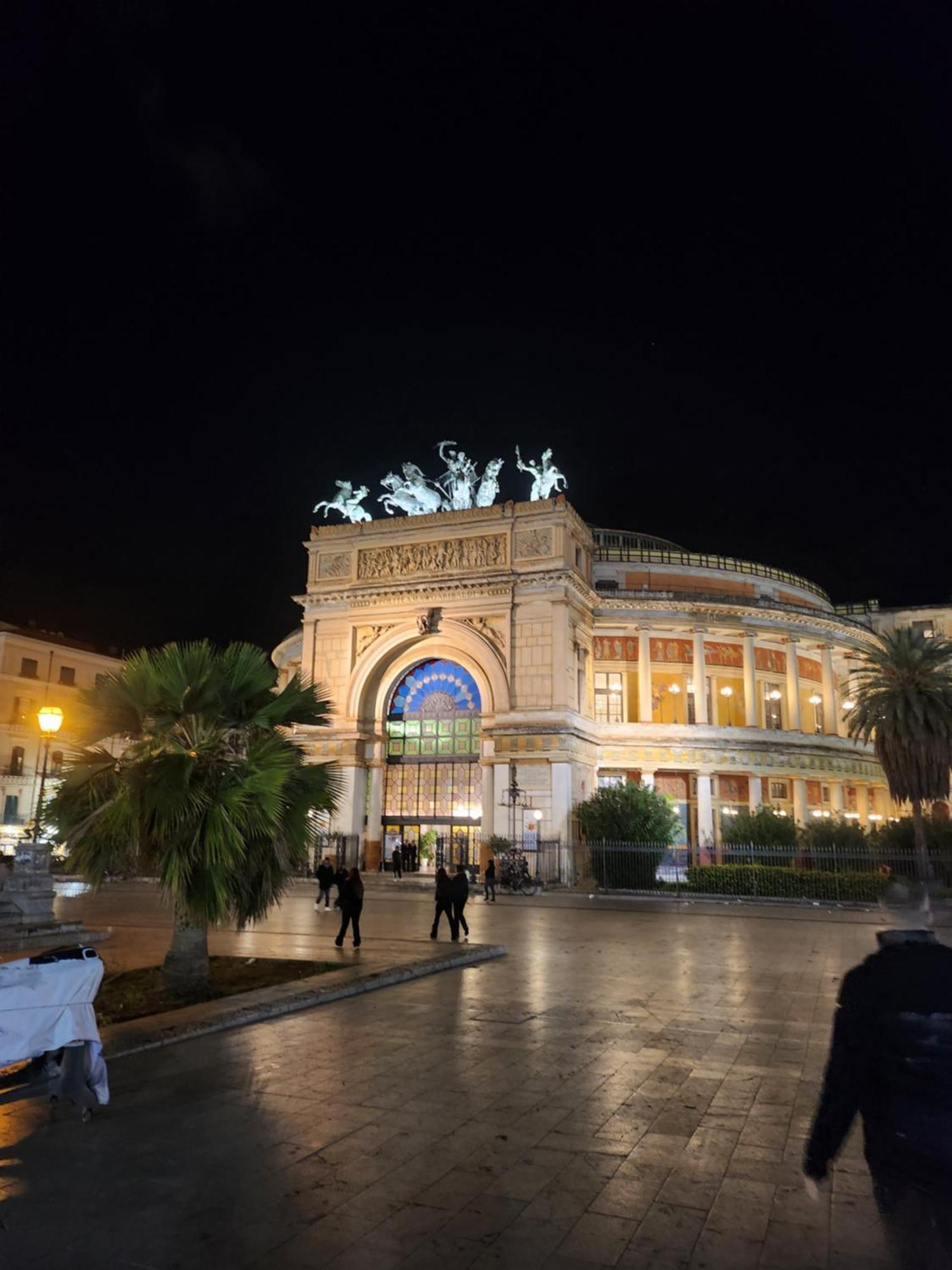 L'Angolo Dei Sogni Palermo Buitenkant foto